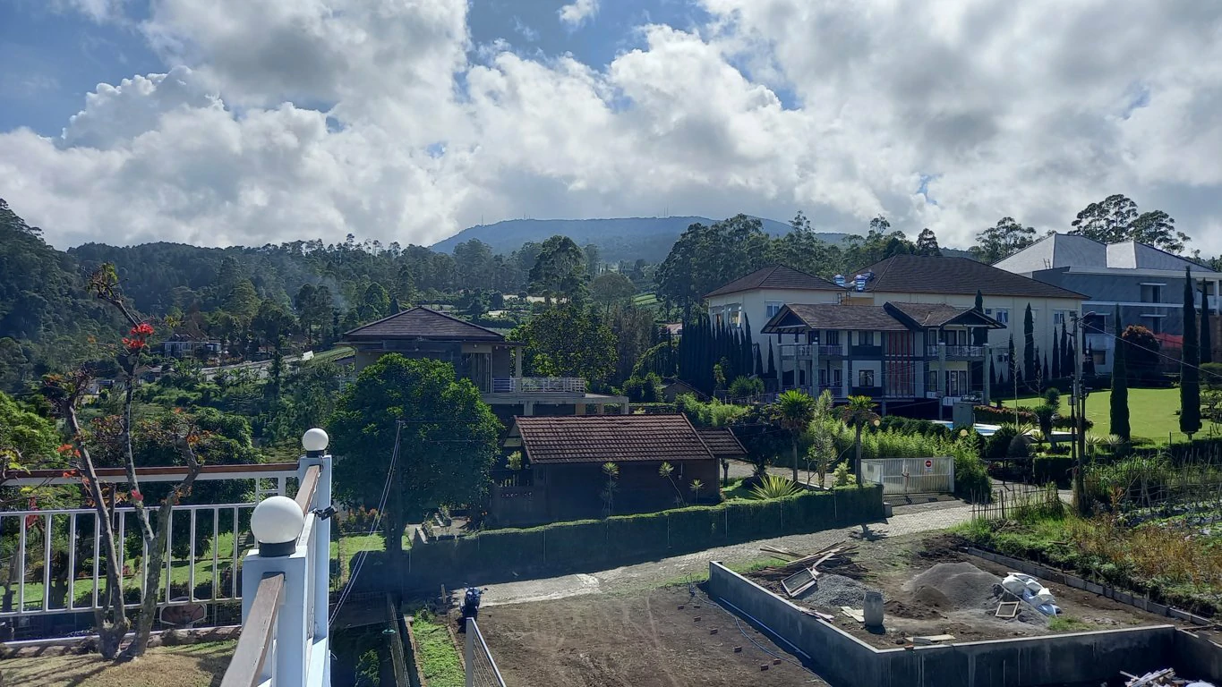 penyewaan dan Villa Istana Bunga penginapan villa terbesar di bandung barat